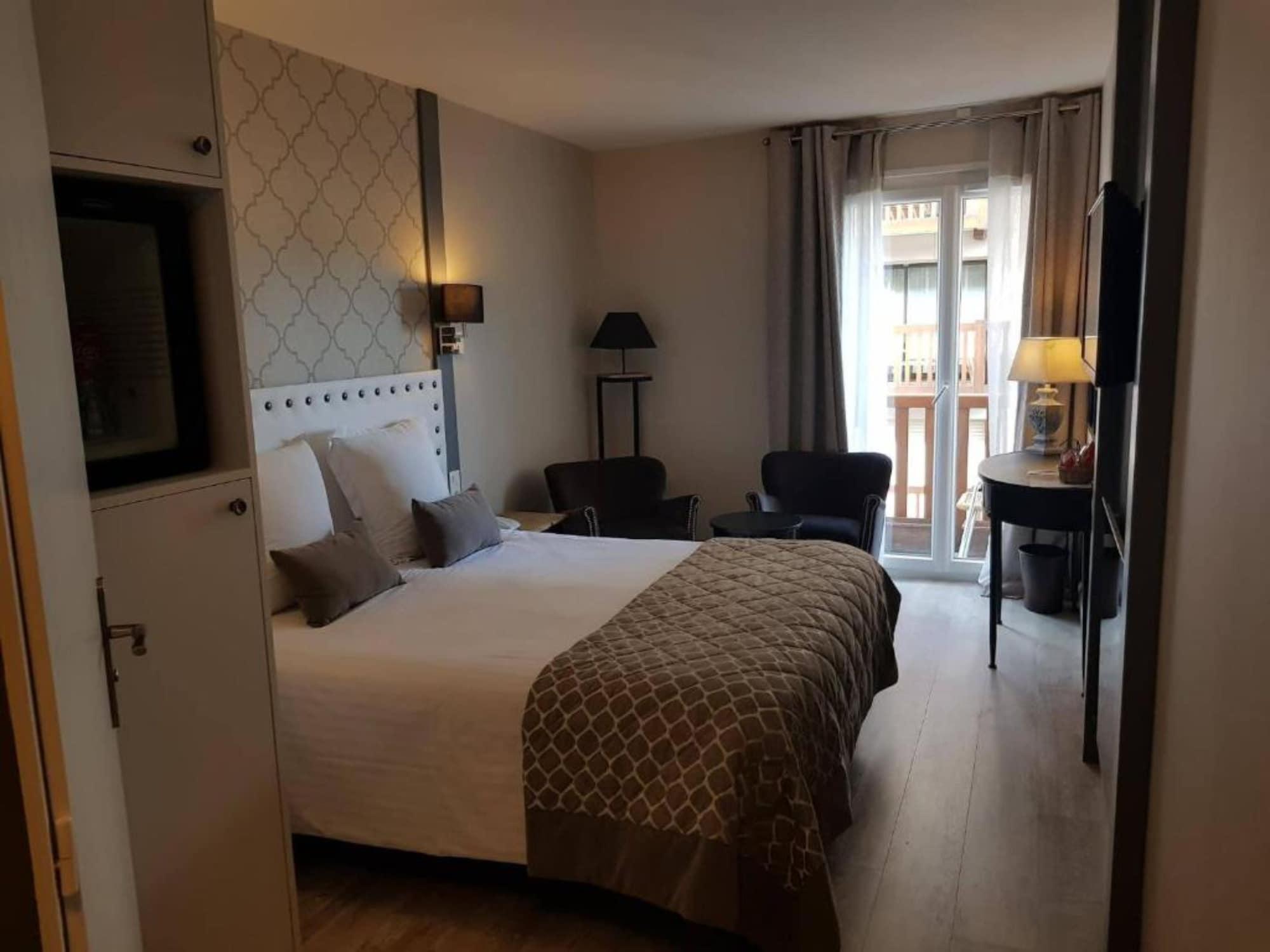 Le Trophee Boutique Hotel Spa- La Loggia Appart'Hotel Deauville Exterior photo