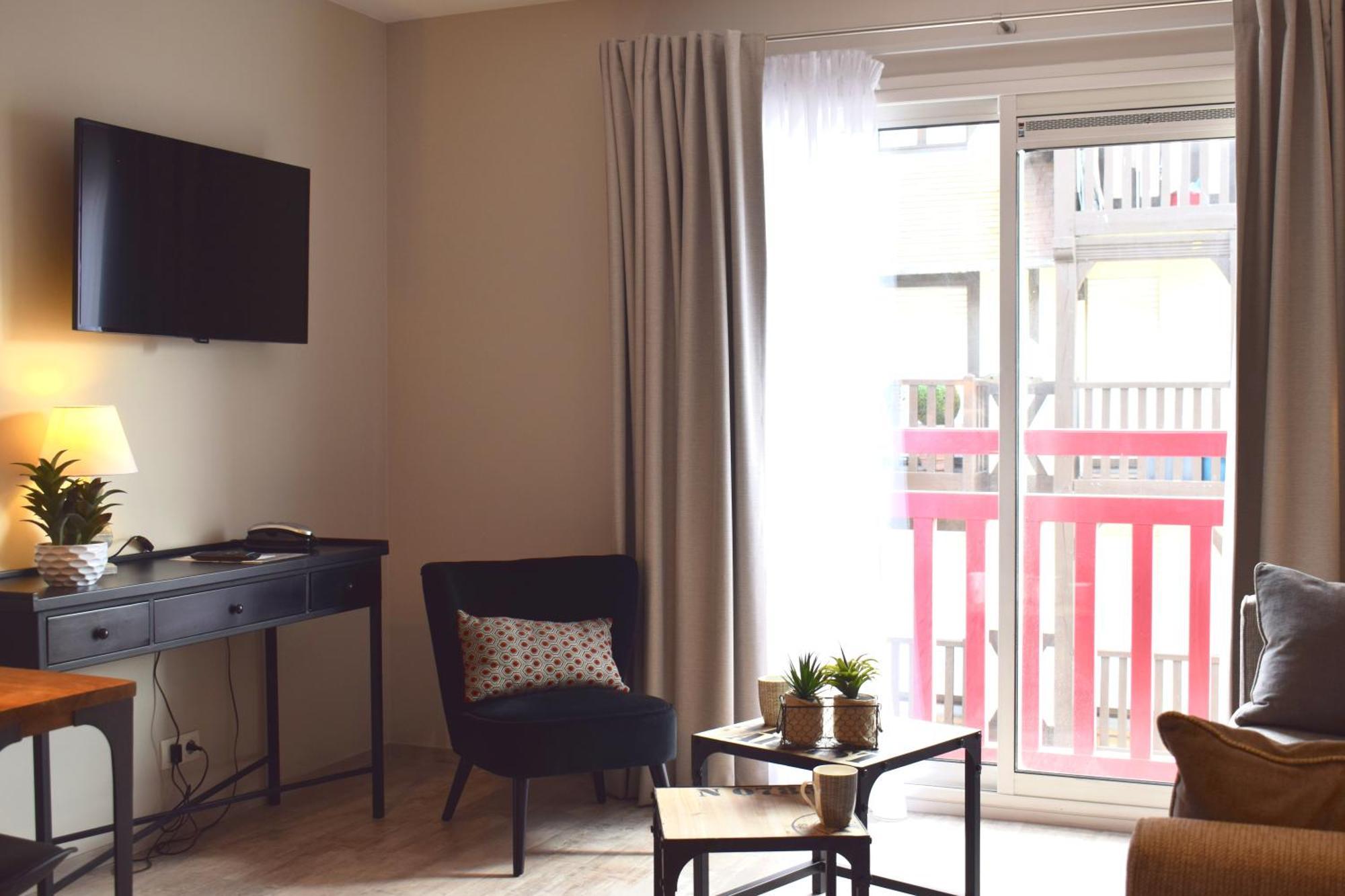 Le Trophee Boutique Hotel Spa- La Loggia Appart'Hotel Deauville Exterior photo