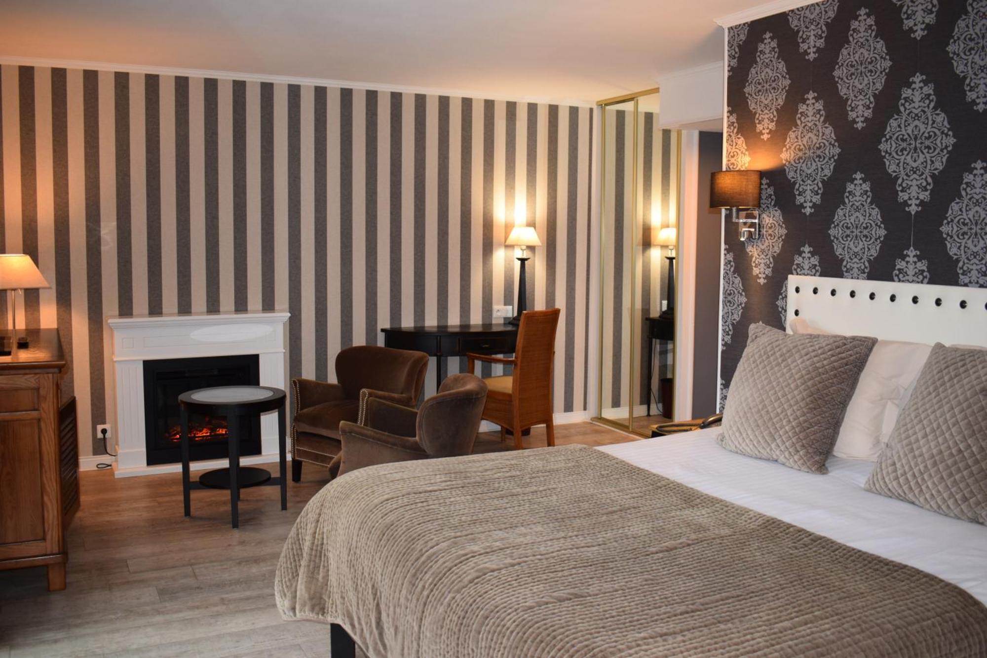 Le Trophee Boutique Hotel Spa- La Loggia Appart'Hotel Deauville Exterior photo