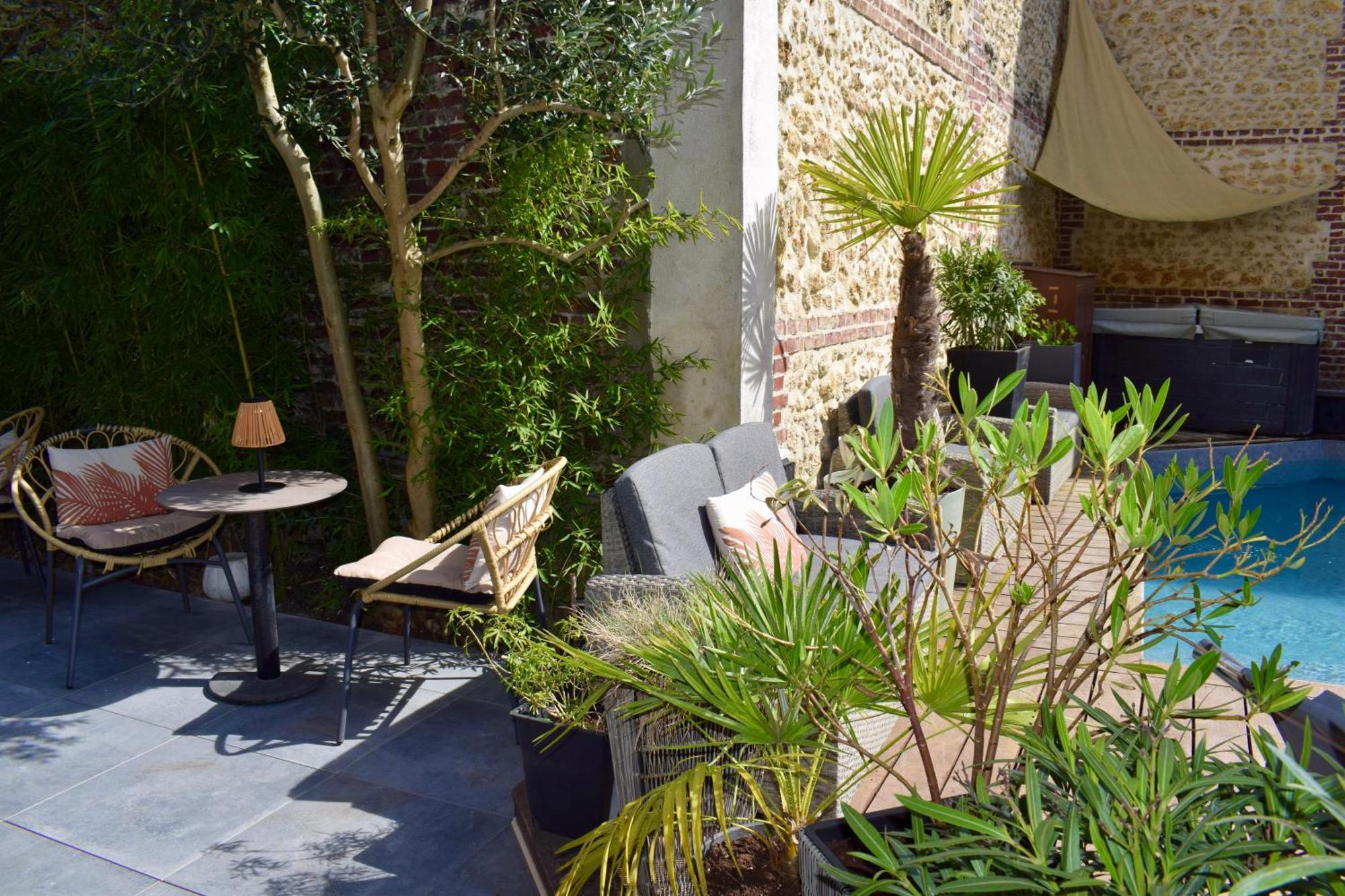 Le Trophee Boutique Hotel Spa- La Loggia Appart'Hotel Deauville Exterior photo